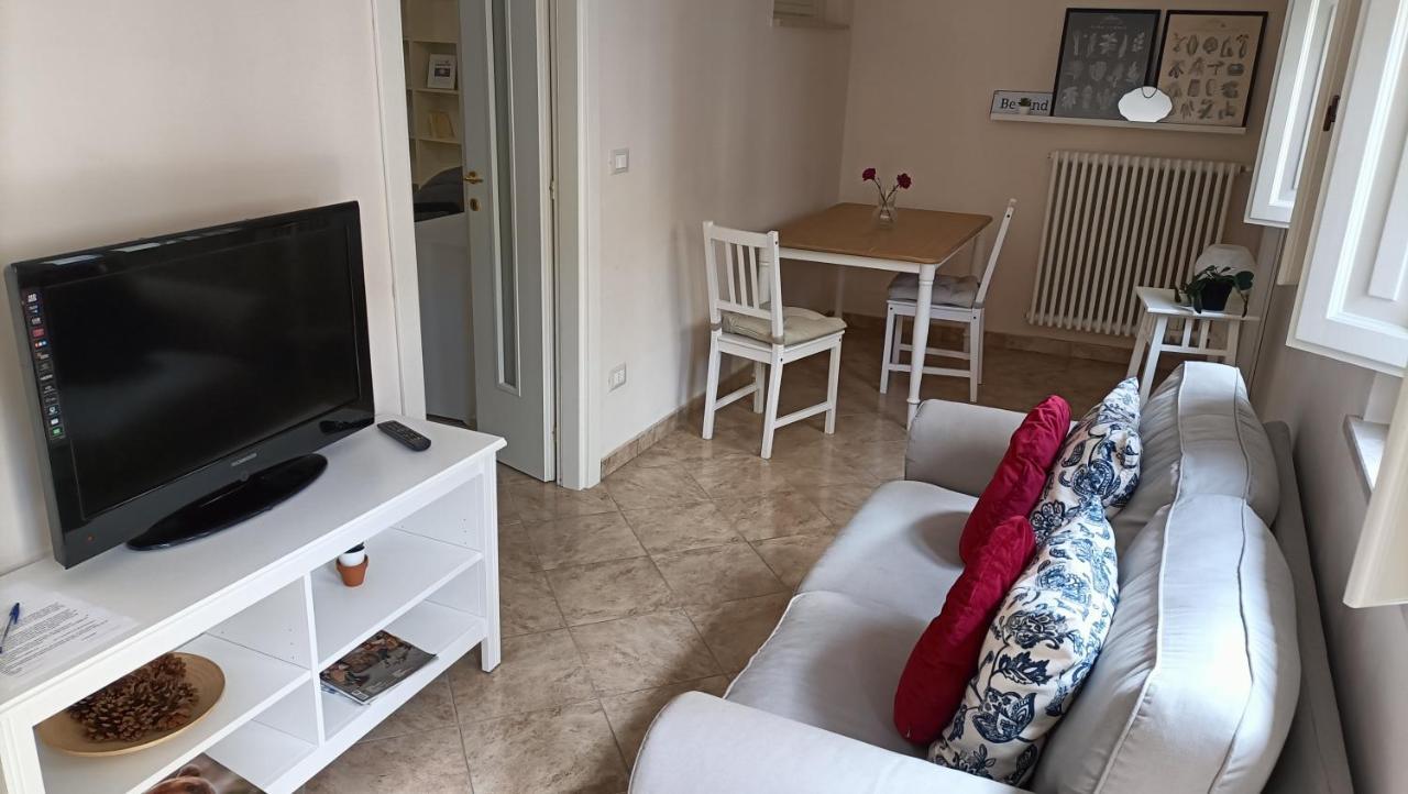 Cozy House Con Corte Privata In Centro Storico Aq L'Aquila Exterior photo