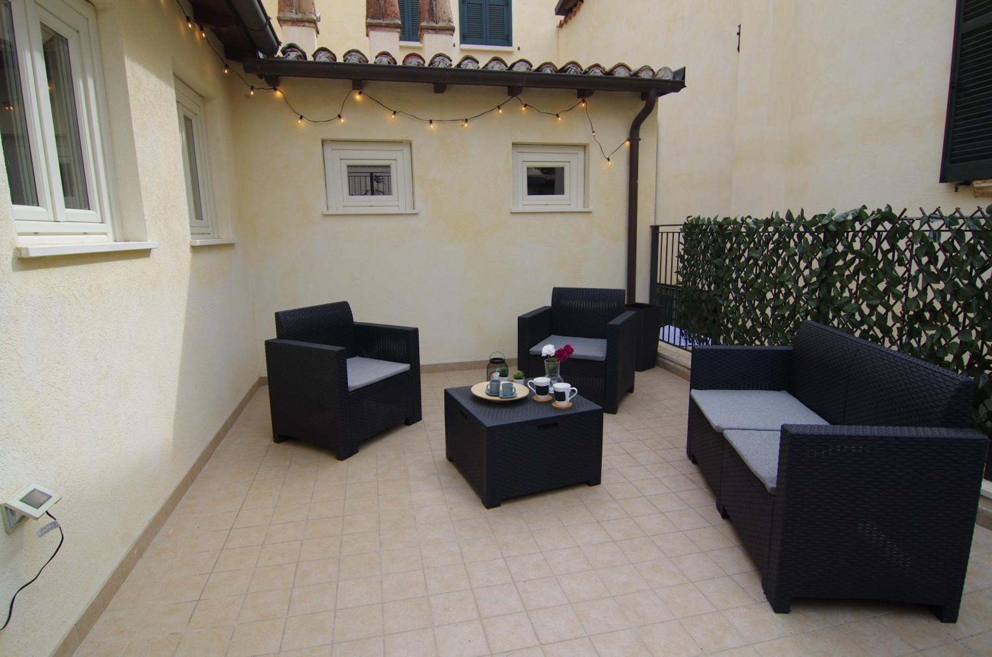 Cozy House Con Corte Privata In Centro Storico Aq L'Aquila Exterior photo